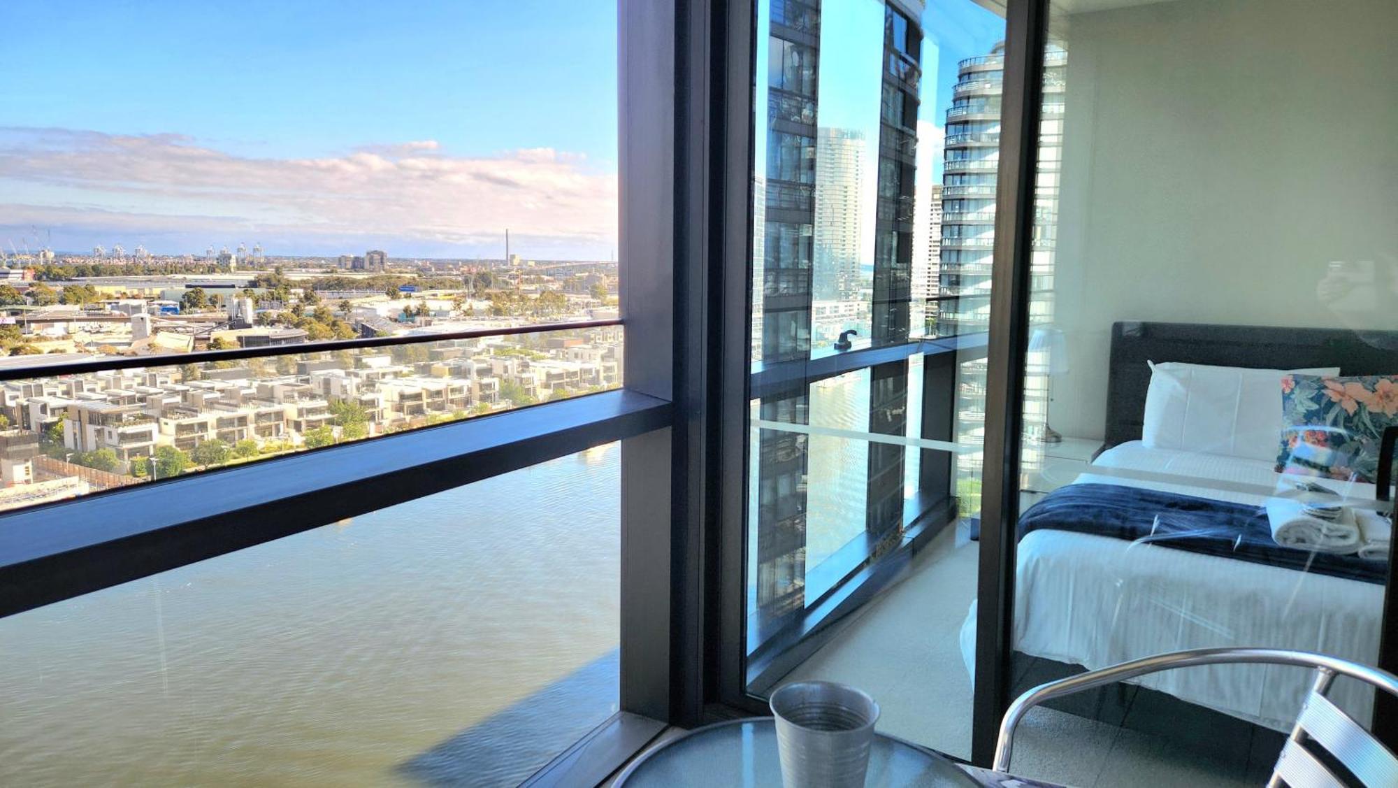 Lifestyle - Views On Collins Apartment