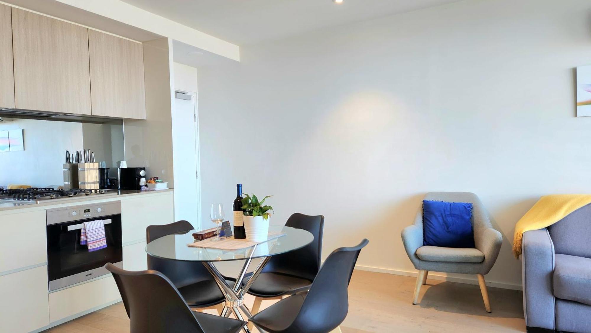 Apartment Lifestyle - Views On Collins